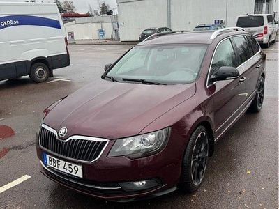 Begagnad 2014 Skoda Superb Elegance Kombi | 83 000 kr (Marknadspris)