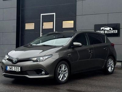 Begagnad Toyota Auris Hybrid Comfort 136 HK (100 kW) 2018 Grå Halvkombi
