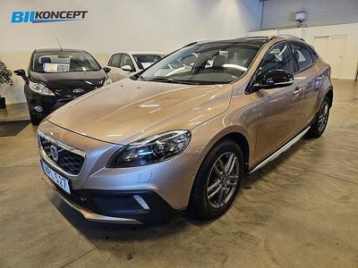 Begagnad Volvo V40 Summum 114 HK (83 kW) 2014 Brun Halvkombi