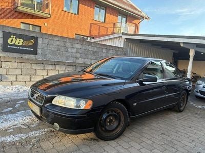 Begagnad Volvo S60 Kinetic 170 HK (125 kW) 2006 Svart Sedan