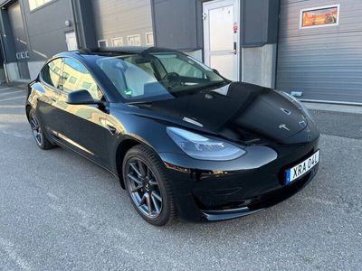 begagnad Tesla Model 3 VITT INTERJÖR