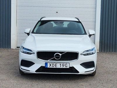 Vit Begagnad 2020 Volvo V60 Momentum Kombi | 209 000 kr (Bra pris)