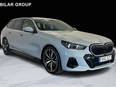 Grå Begagnad 2025 BMW 530 M Sport Kombi | 699 000 kr