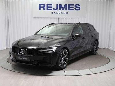 Grå Begagnad 2025 Volvo V60 Plus Kombi | 459 500 kr (Marknadspris)