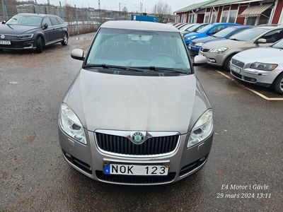 begagnad Skoda Fabia 1.2 besiktigad bensinsnåll 14200mil