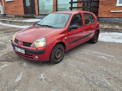 Begagnad Renault Clio R.S. 75 HK (55 kW) 2005 Halvkombi