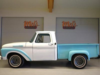 Begagnad Ford F100 162 HK (119 kW) 1962 Vit/turqouise Pickup
