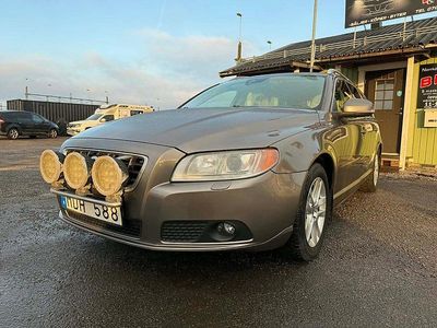 Grå Begagnad 2011 Volvo V70 Summum Kombi | 64 900 kr (Marknadspris)