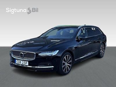 Svart Begagnad 2023 Volvo V90 Plus Kombi | 449 900 kr (Marknadspris)