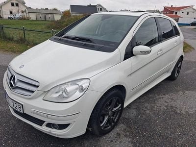 Mercedes B200