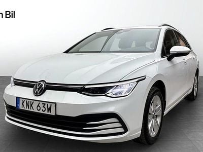 Vit Begagnad 2022 VW Golf VIII Kombi | 259 900 kr (Marknadspris)