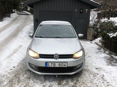 Begagnad VW Polo 90 HK (66 kW) 2011 Silver Halvkombi