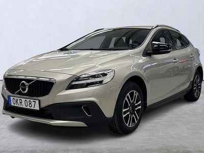 Brun Begagnad 2017 Volvo V40 CC Business Edition Kombi | 184 900 kr (Marknadspris)