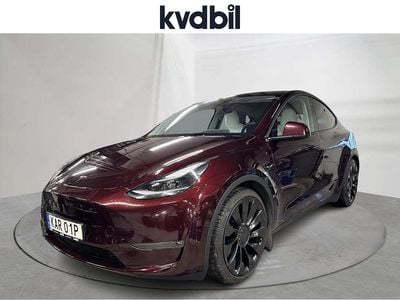 Röd Begagnad 2023 Tesla Model Y Performance SUV | 439 000 kr (Marknadspris)