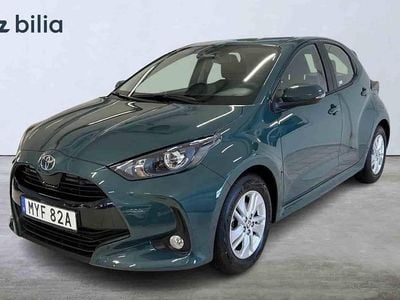 Begagnad Toyota Yaris Hybrid 2025 Grön Halvkombi