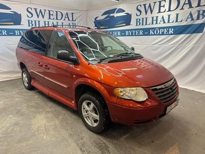 Begagnad Chrysler Town & Country 209 HK (153 kW) 2006 Orange Minibuss