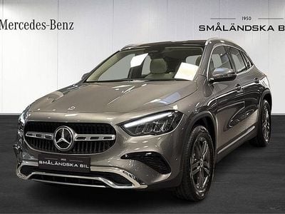 Grå Ny 2025 Mercedes GLA200 SUV | 510 900 kr (Dyr)