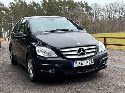 Begagnad Mercedes B180 109 HK (80 kW) 2010 Minibuss