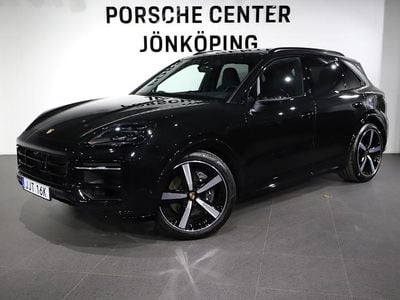 Svart (grey) Begagnad 2025 Porsche Cayenne SUV | 1 275 000 kr