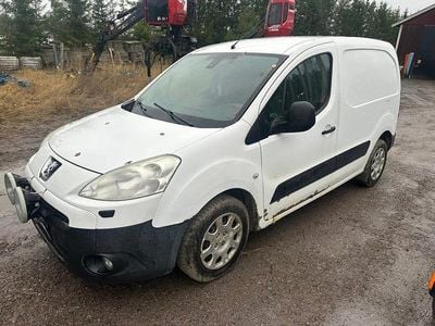 Vit Begagnad 2011 Peugeot Partner Minibuss | 21 000 kr