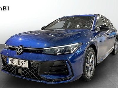 Reef blue metallic Begagnad 2025 VW Passat R-line Kombi | 439 900 kr (Marknadspris)