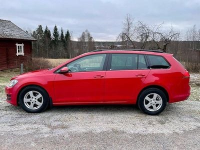 Begagnad VW Golf VII 105 HK (77 kW) 2014 Röd Kombi
