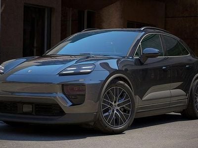 Grå Ny 2025 Porsche Macan SUV | 1 107 000 kr (Marknadspris)