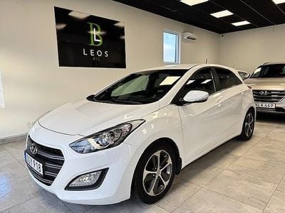Vit Begagnad 2016 Hyundai i30 Edition Halvkombi | 104 900 kr (Marknadspris)