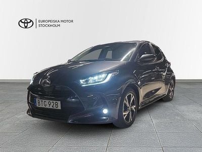 Mörkgrå Begagnad 2024 Toyota Yaris Hybrid Halvkombi | 222 900 kr (Marknadspris)