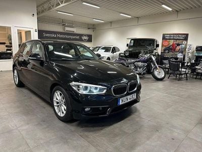 Begagnad BMW 118 Advantage 136 HK (100 kW) 2015 Svart Halvkombi
