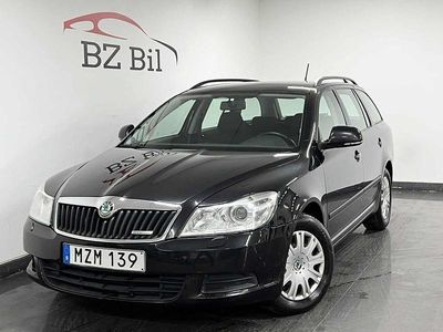 Svart Begagnad 2012 Skoda Octavia Ambiente Kombi | 69 900 kr (Marknadspris)