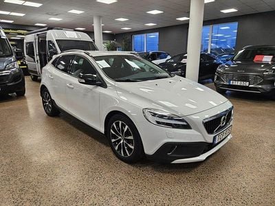 Vit Begagnad 2019 Volvo V40 CC Kinetic Kombi | 199 900 kr (Marknadspris)