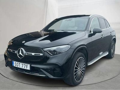Svart Begagnad 2025 Mercedes GLC300 AMG line | 799 000 kr