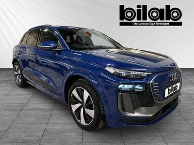 Ascariblå metallic Begagnad 2024 Audi Q6 e-tron SUV | 779 000 kr (Marknadspris)