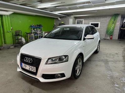 Begagnad Audi A3 Attraction 140 HK (102 kW) 2012 Vit Halvkombi