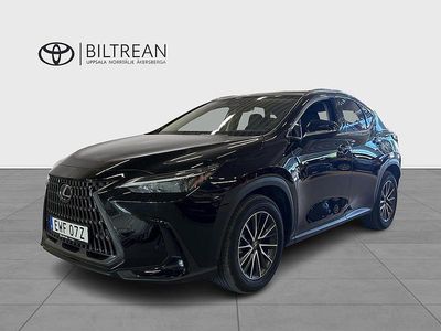 Svart Begagnad 2024 Lexus NX450h+ Business Edition SUV | 589 900 kr (Marknadspris)