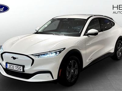 Vit (white) Begagnad 2022 Ford Mustang Mach-E Standard Range SUV | 339 900 kr (Marknadspris)