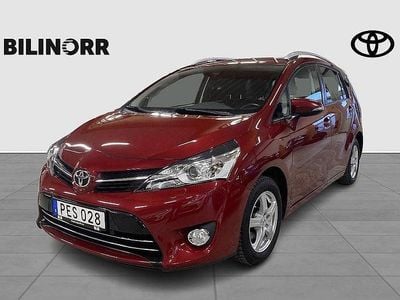 Röd Begagnad 2016 Toyota Verso Minibuss | 144 900 kr (Marknadspris)