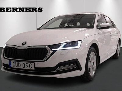 Vit Begagnad 2023 Skoda Octavia Style Kombi | 329 900 kr (Lite dyr)