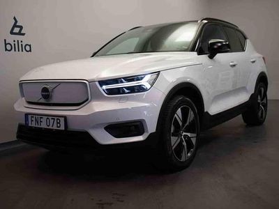Vit Begagnad 2022 Volvo XC40 SUV | 309 500 kr