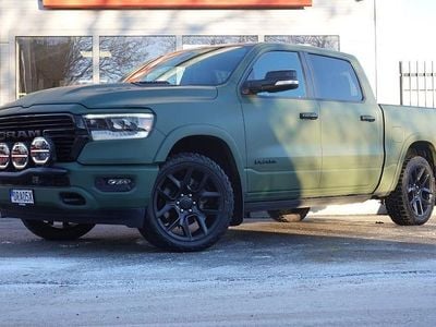 Svart Begagnad 2022 RAM 1500 Pickup | 787 375 kr (Lite dyr)
