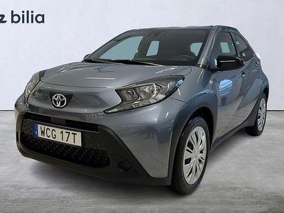 Grå Ny 2025 Toyota Aygo X Play SUV | 199 900 kr (Marknadspris)