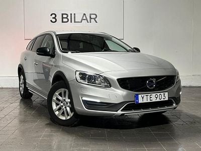 Begagnad Volvo V60 CC Standard 190 HK (139 kW) 2017 Silver Kombi