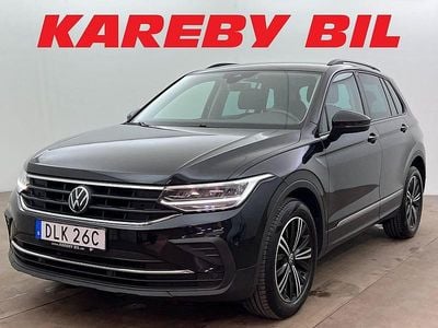 Svart metallic Begagnad 2022 VW Tiguan SUV | 248 900 kr (Bra pris)