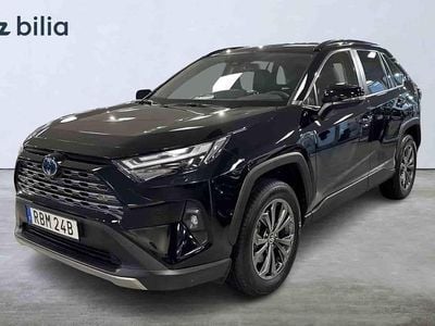 Svart Begagnad 2024 Toyota RAV4 Hybrid SUV | 429 900 kr (Superpris)