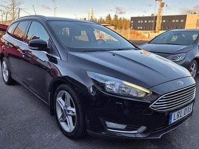 Svart Begagnad 2015 Ford Focus Titanium Kombi | 59 900 kr (Marknadspris)
