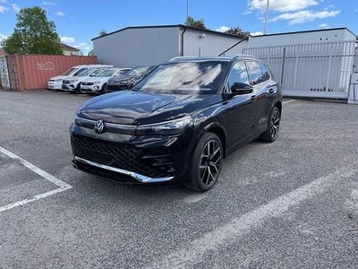 Svart Ny 2025 VW Tiguan R-line SUV | 619 900 kr (Lite dyr)