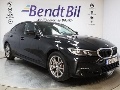 Black sapphire metallic Begagnad 2020 BMW 330 Sport Line Sedan | 259 500 kr (Marknadspris)