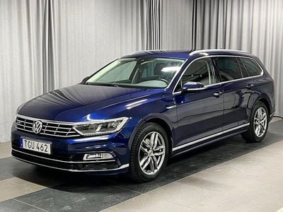 Mörkblå Begagnad 2018 VW Passat R-line Kombi | 229 900 kr (Marknadspris)