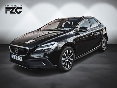 Svart Begagnad 2019 Volvo V40 Momentum Halvkombi | 169 500 kr (Marknadspris)